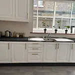 Balham, South London Spacious Guest House 3